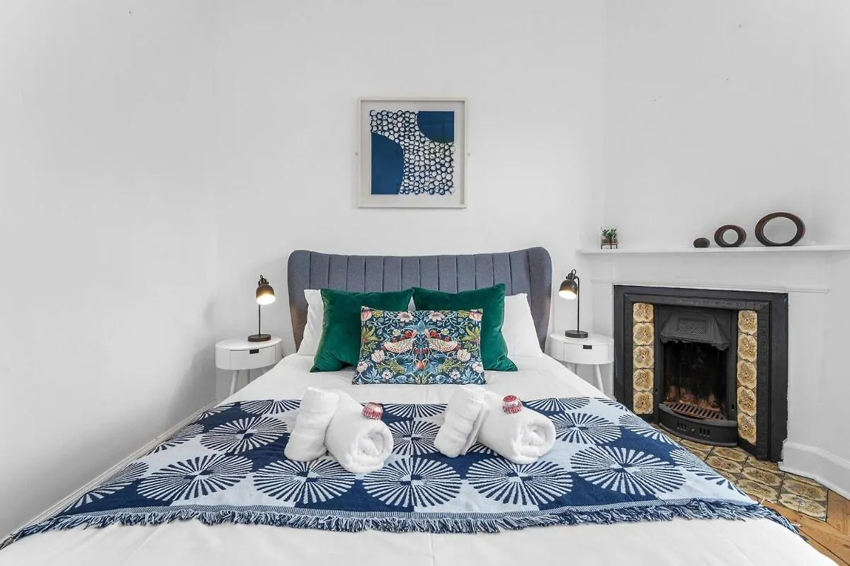 Апартаменты Gorgeous City Centre Pad, 2 Bedrooms Эдинбург
