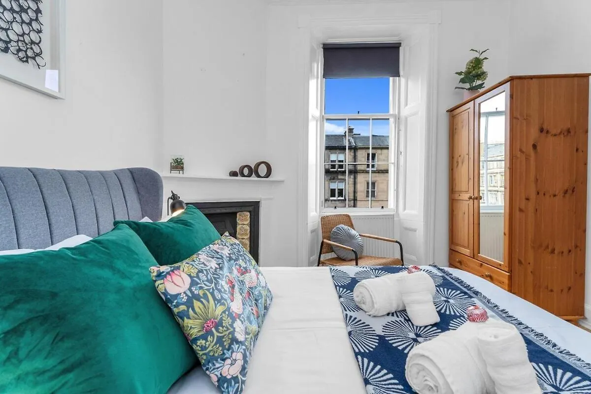 Апартаменты Gorgeous City Centre Pad, 2 Bedrooms Эдинбург