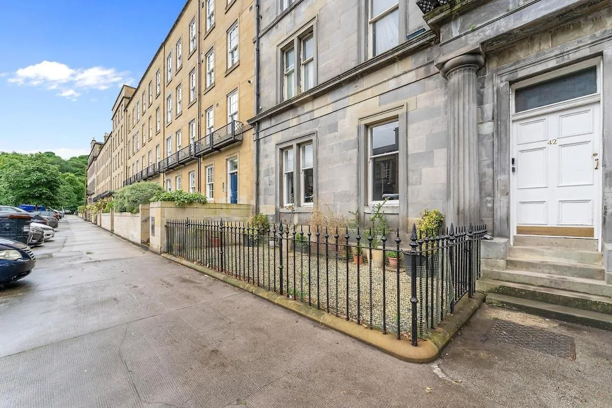 Gorgeous City Centre Pad, 2 Bedrooms Эдинбург 0*,