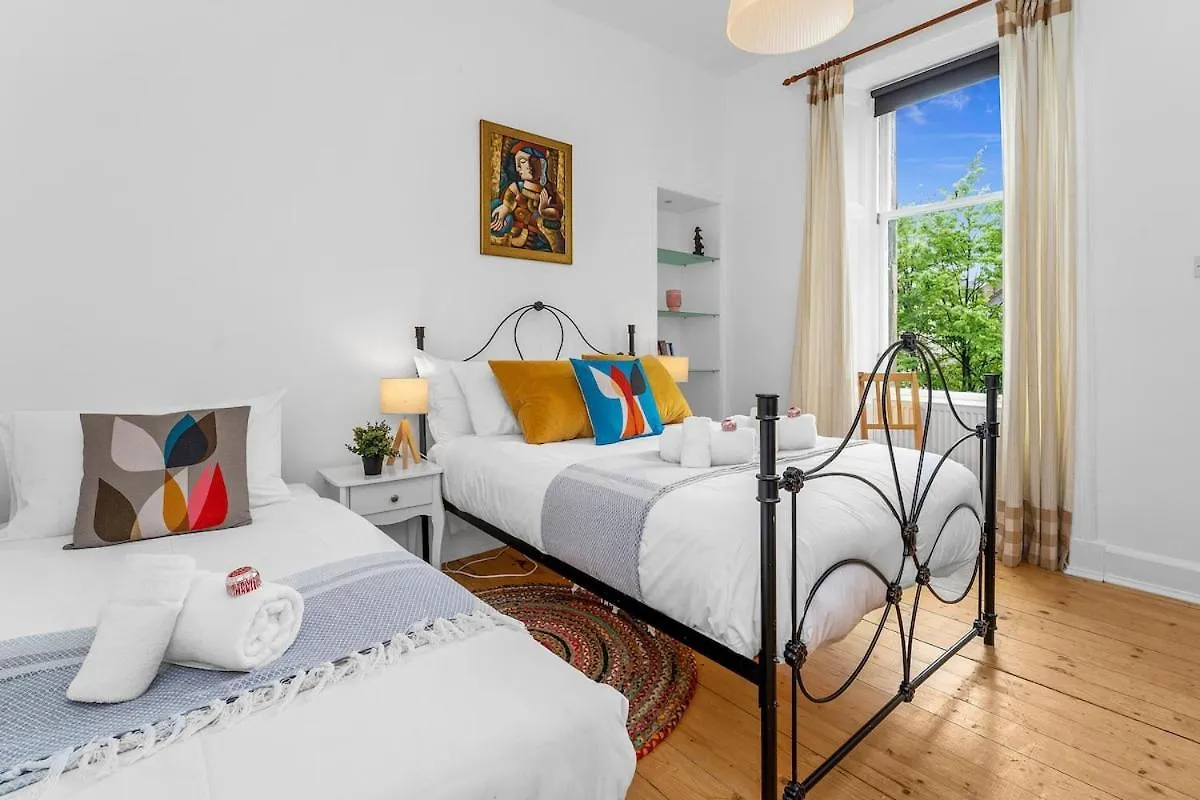 Gorgeous City Centre Pad, 2 Bedrooms Эдинбург