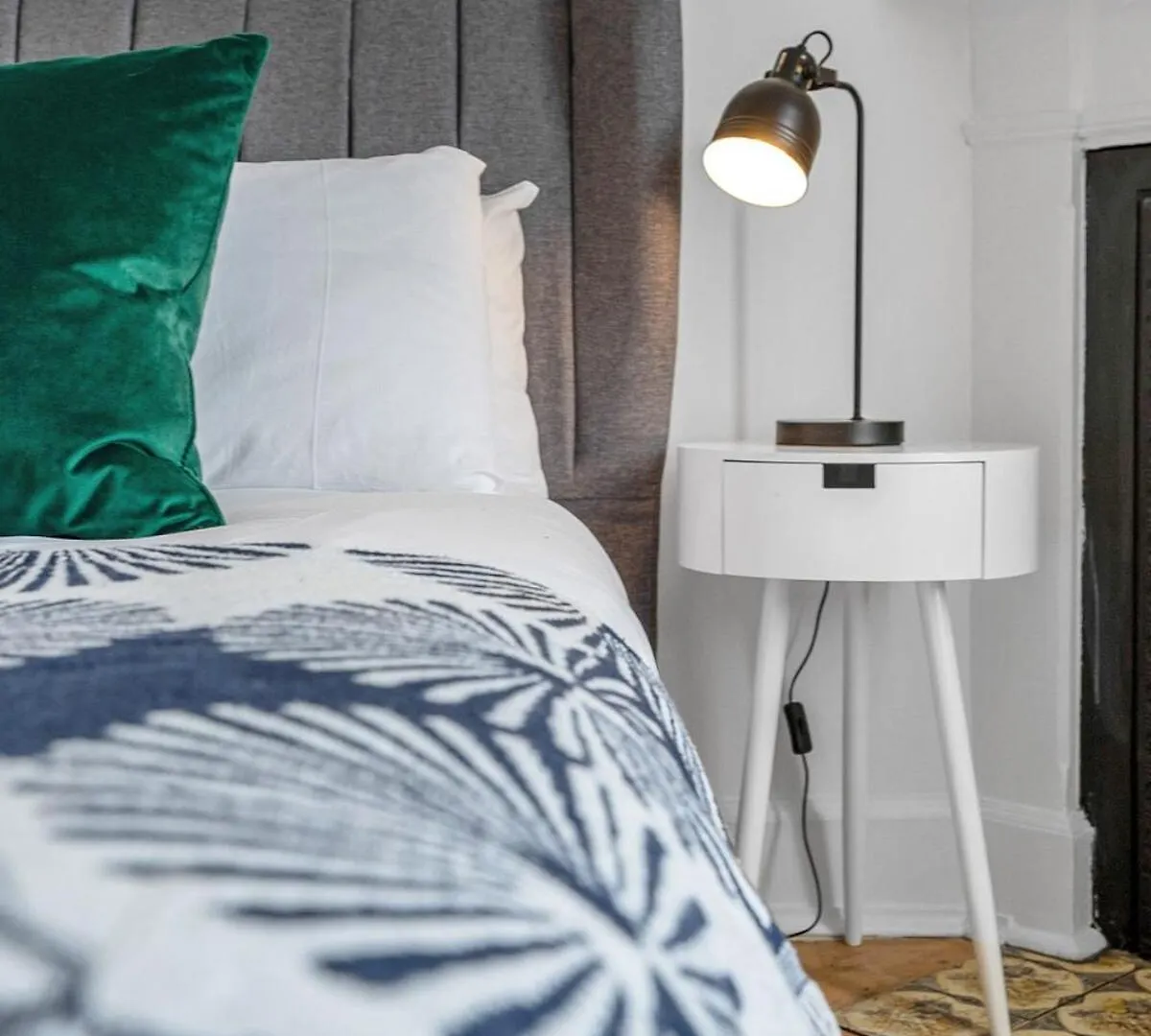 Апартаменты Gorgeous City Centre Pad, 2 Bedrooms Эдинбург